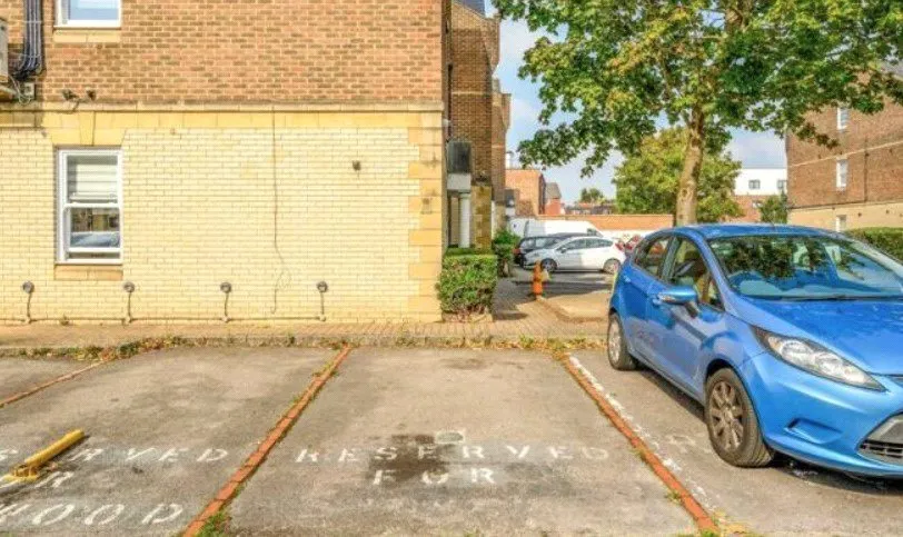 Churchfield Road, Walton On Thames, KT12, photo 6