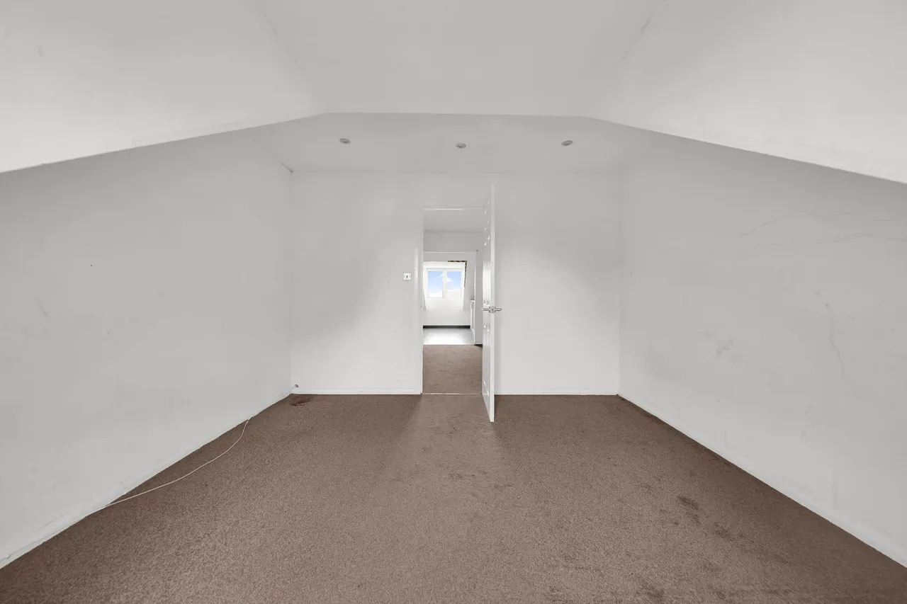 The Drive, Barking, IG11, photo 2
