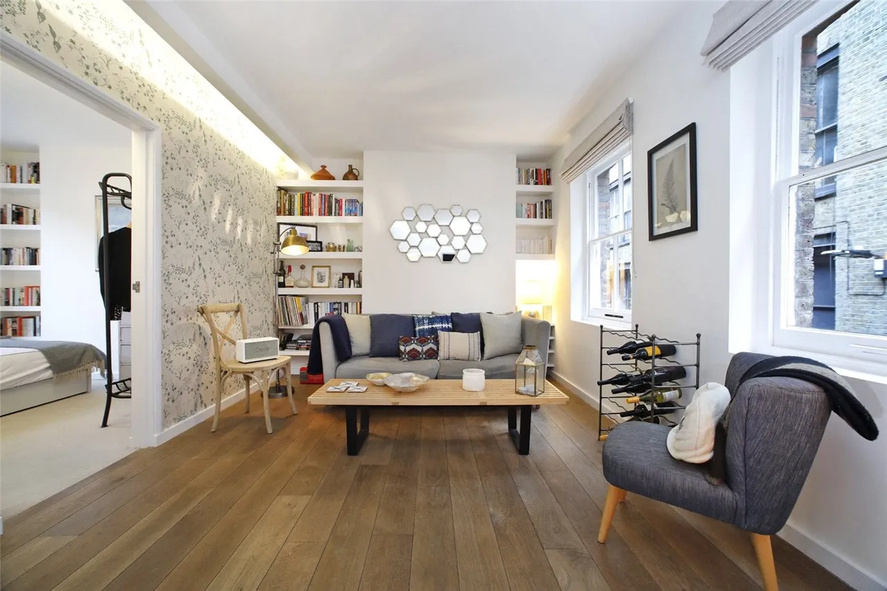 2 bed flat to rent — Albemarle Way, London, EC1V