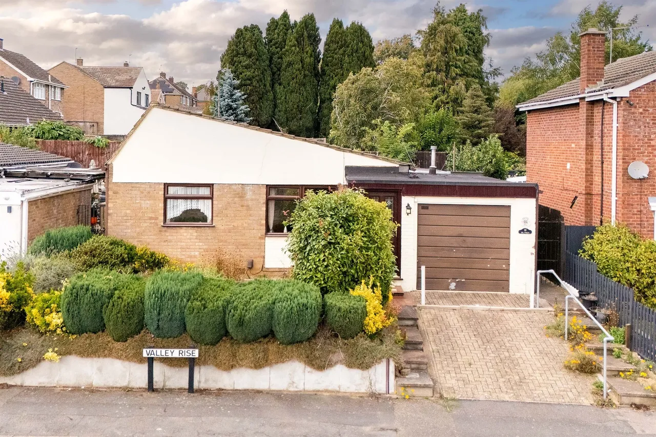 3 bed house for sale, Valley Rise, Kettering, NN14