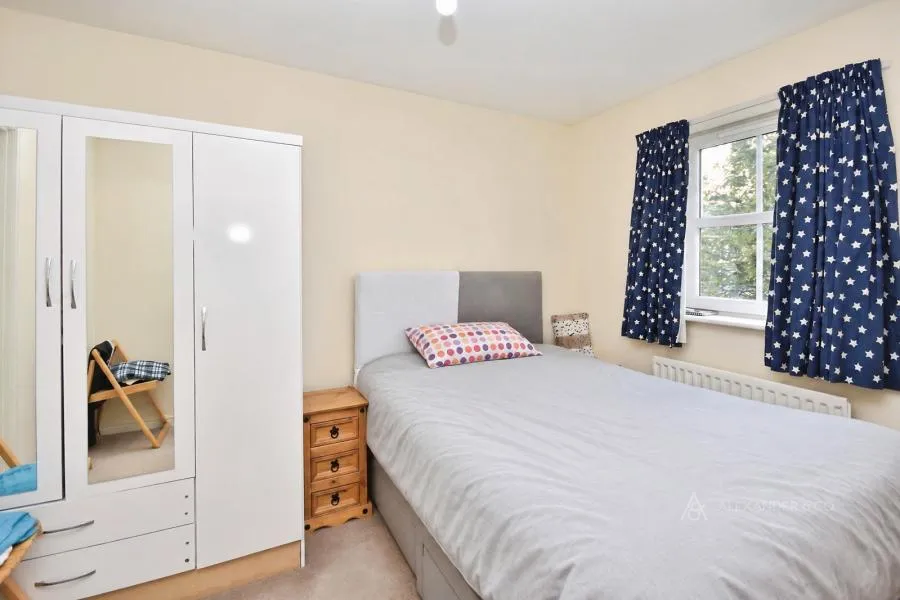 Great Meadow Way, Aylesbury, HP19, photo 4