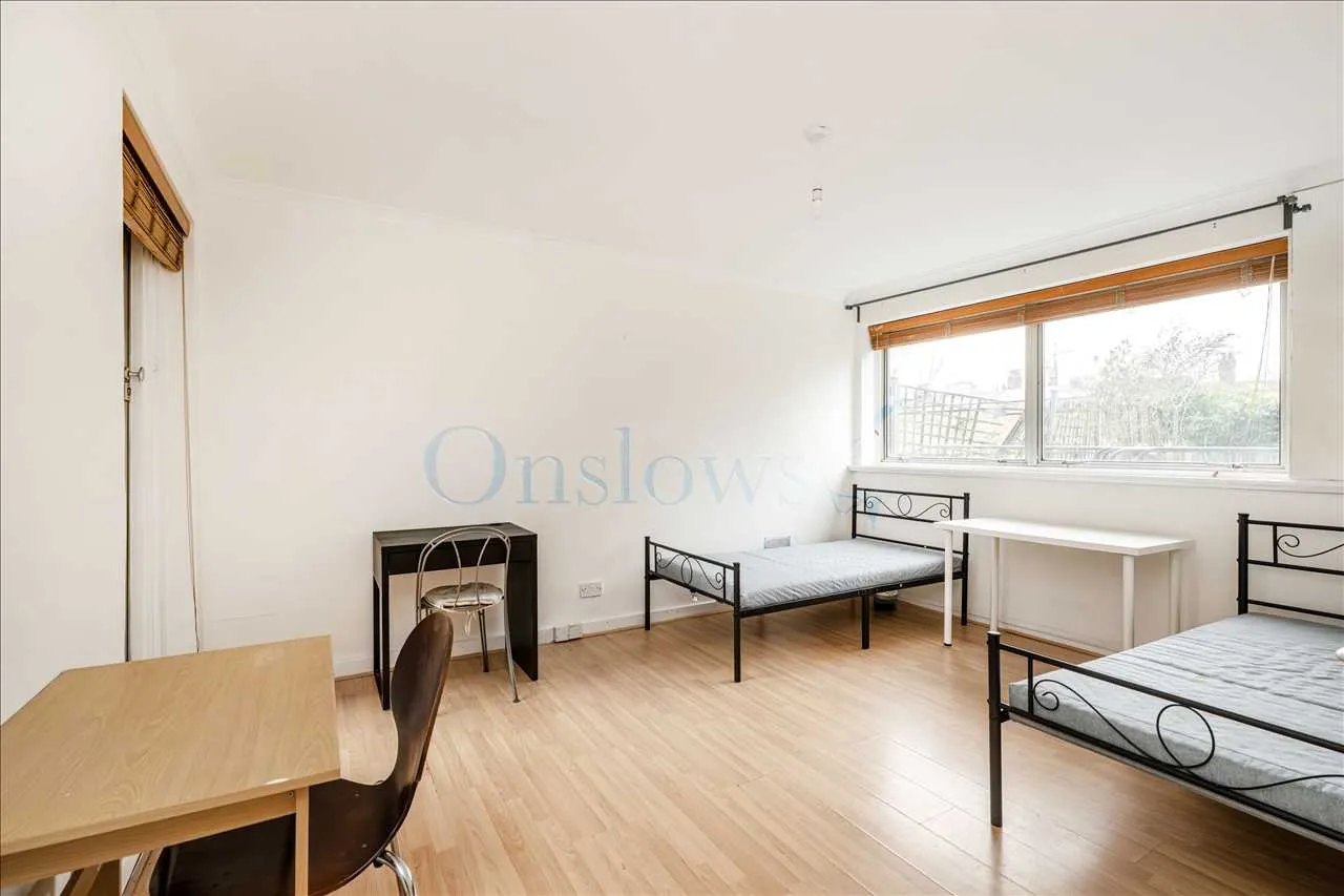 St Mary Le Park Court, Battersea, SW11, photo 2