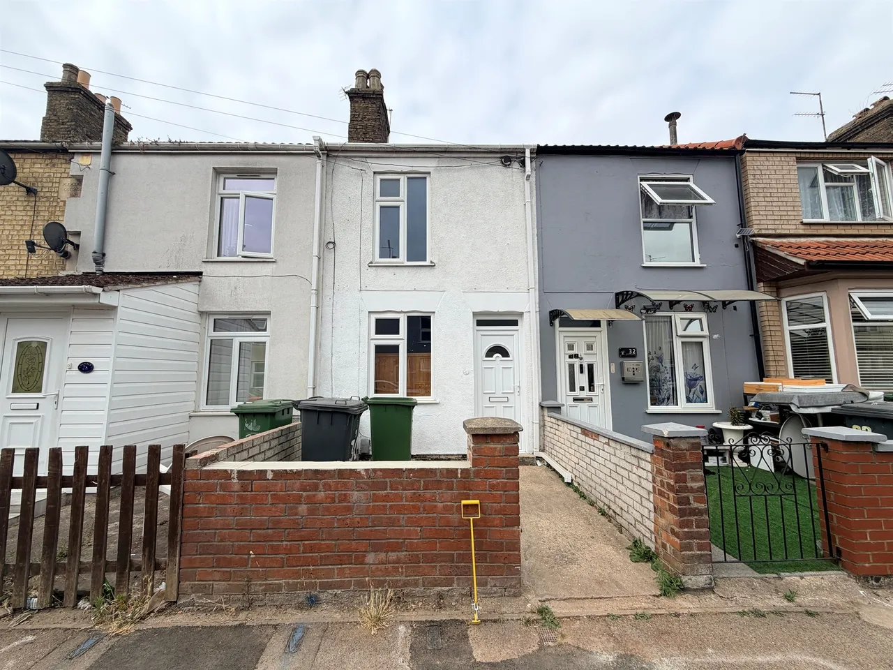 2 bed house for sale — Gladstone Street, Peterborough