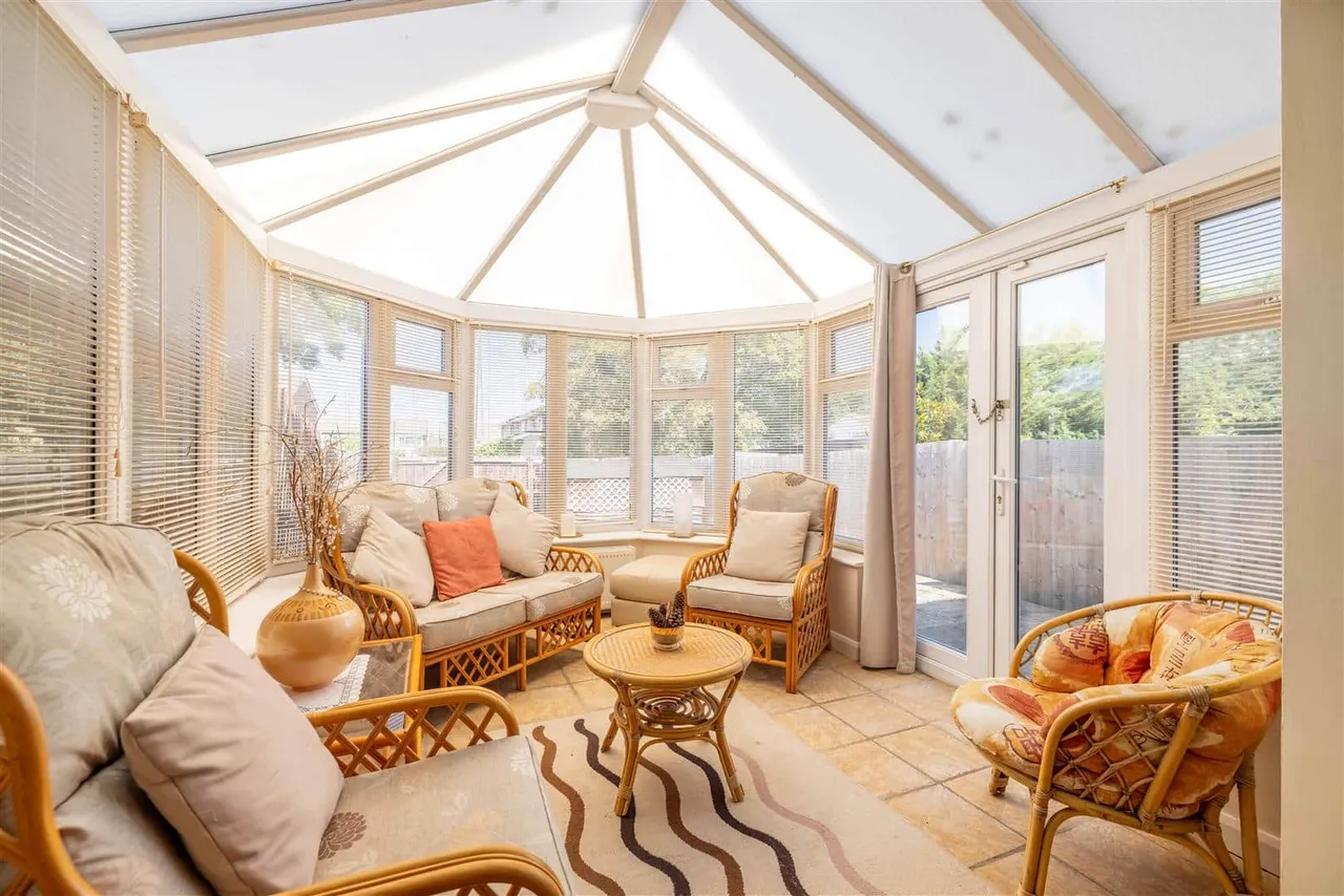 Wyatt Road, Windsor, SL4 4PF, photo 6