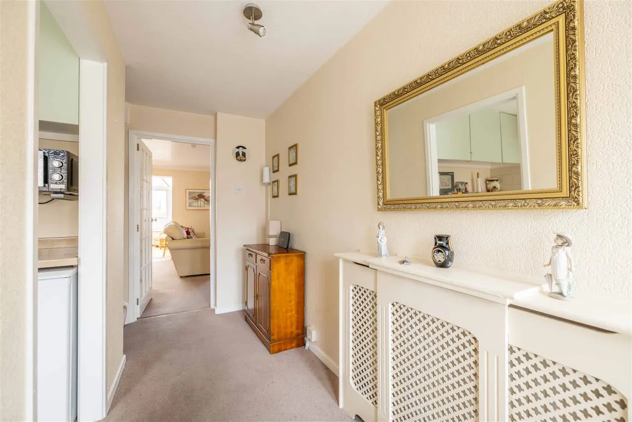 Wyatt Road, Windsor, SL4 4PF, photo 3