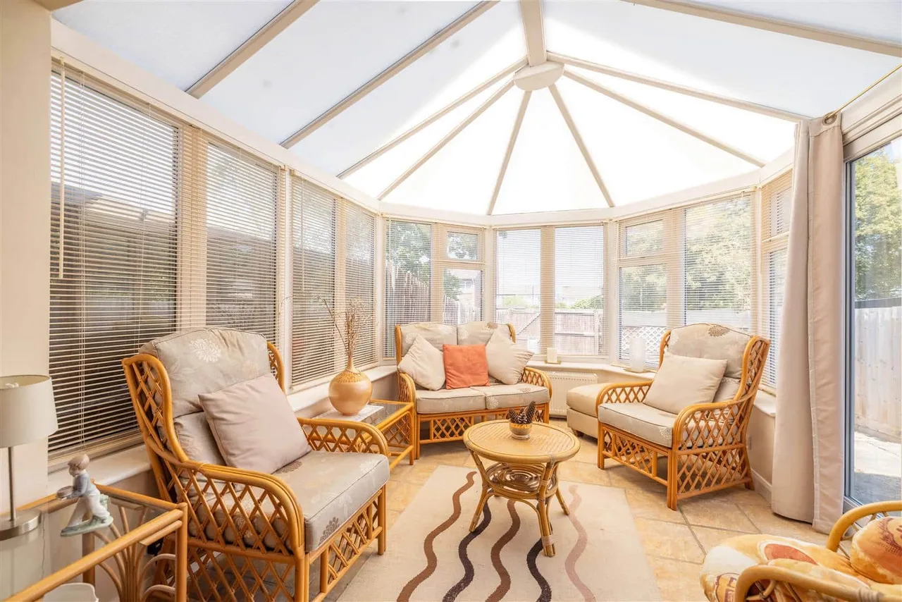 Wyatt Road, Windsor, SL4 4PF, photo 13