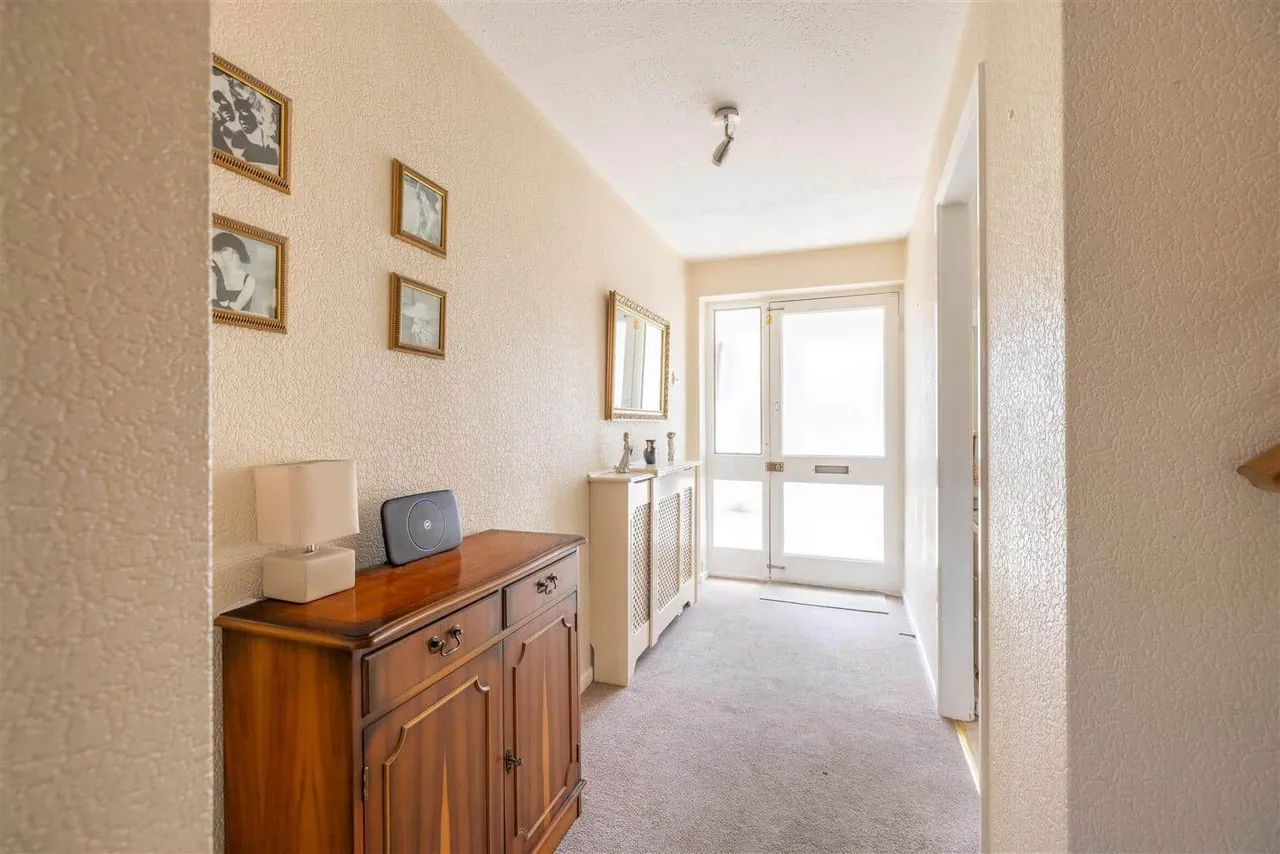 Wyatt Road, Windsor, SL4 4PF, photo 14