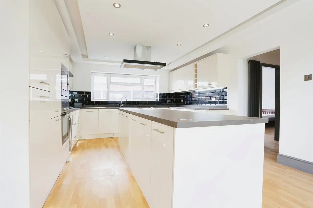 Ballater Close, Leicester, LE5, photo 16