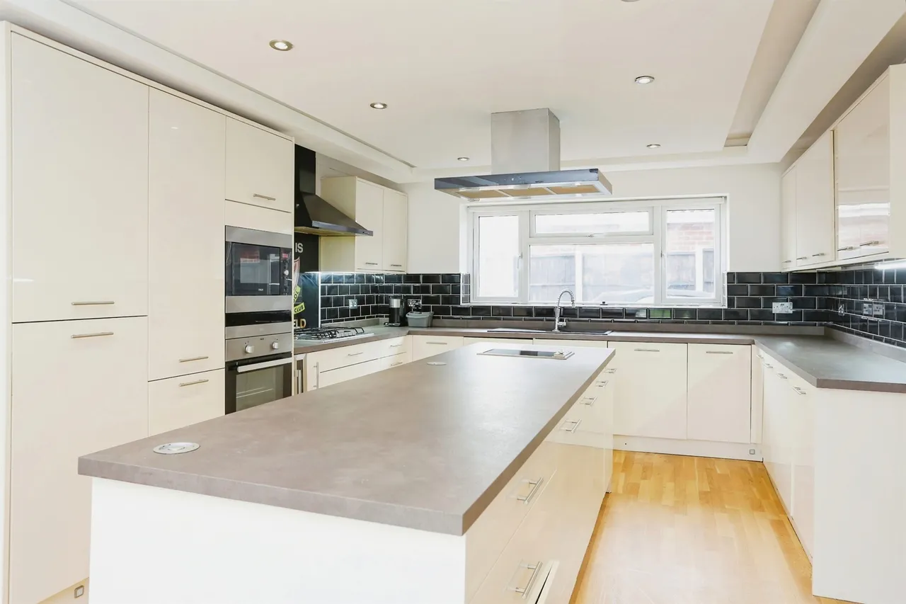 Ballater Close, Leicester, LE5, photo 11