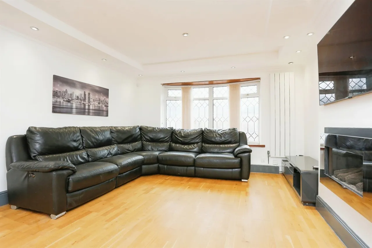 Ballater Close, Leicester, LE5, photo 12