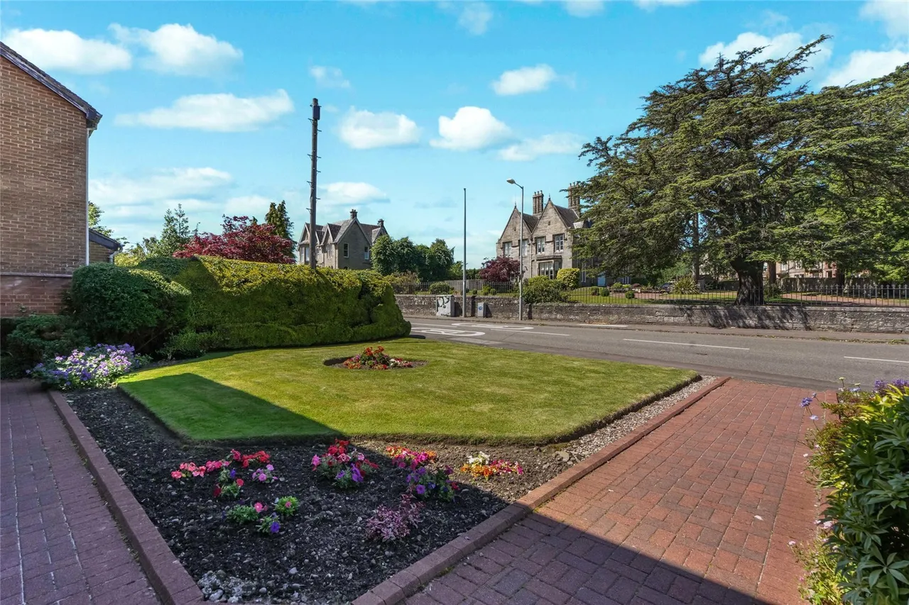 Arlehaven, Birkhill Road, Stirling, Stirlingshire, FK7, photo 18