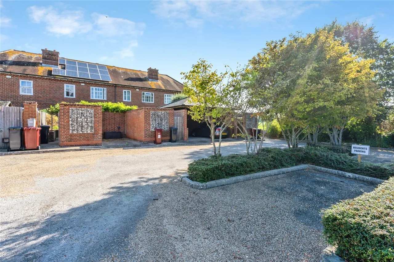 Peter Weston Place, Chichester, PO19, photo 14