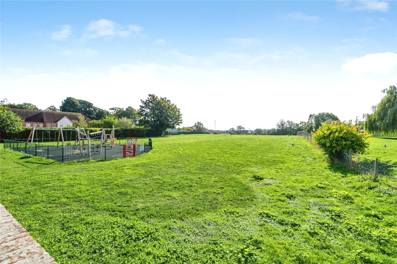 Peter Weston Place, Chichester, PO19, photo 17