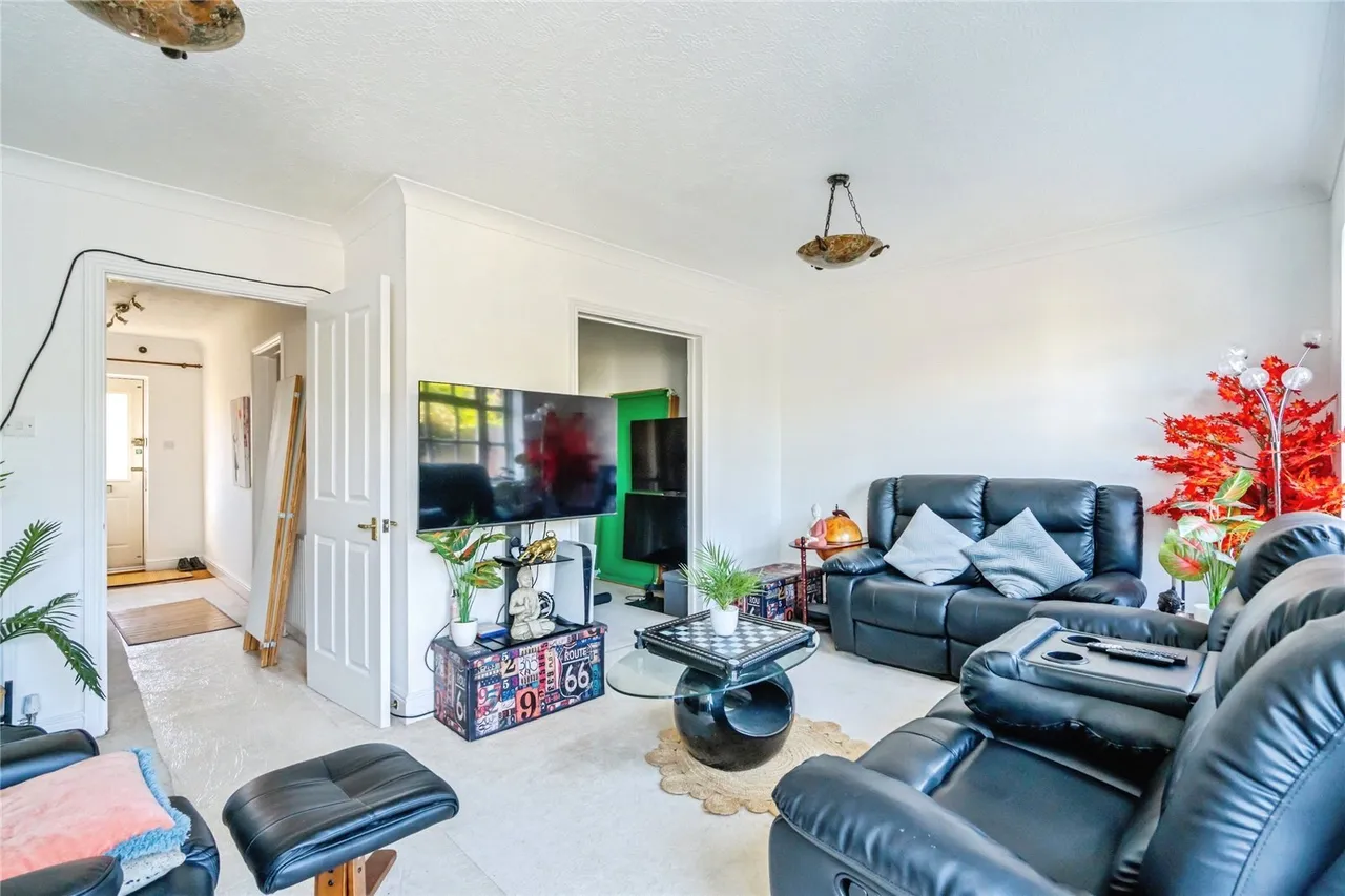 Peter Weston Place, Chichester, PO19, photo 2