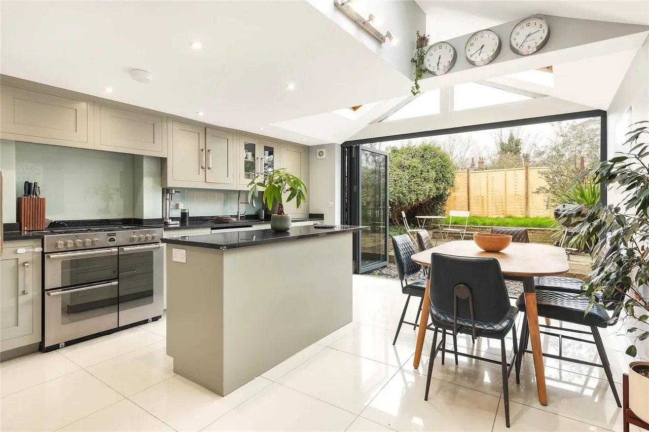 Knowsley Road, London, SW11, photo 10