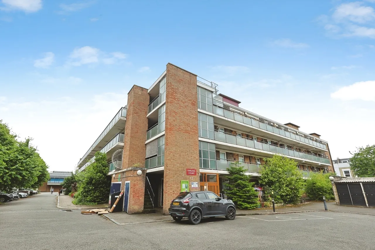 Burns Road, London, SW11, photo 2