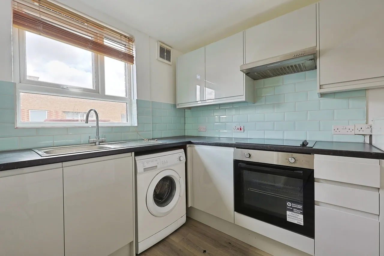 Burns Road, London, SW11, photo 12