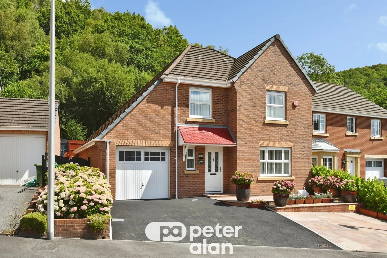 4 bed house for sale, Heol Y Deri Aberdare, CF44