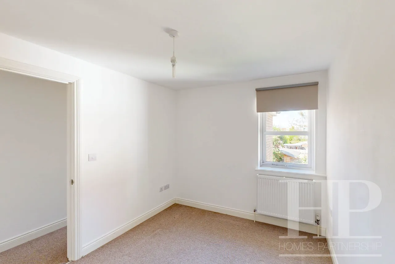 West Street, Crawley, RH11, photo 16
