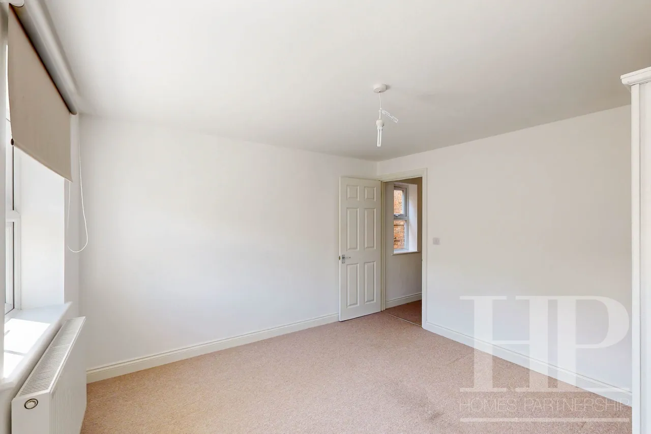 West Street, Crawley, RH11, photo 15
