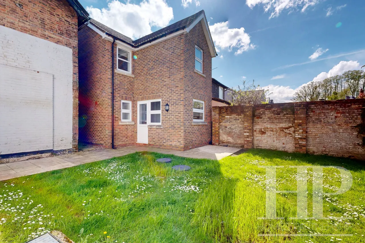 West Street, Crawley, RH11, photo 5