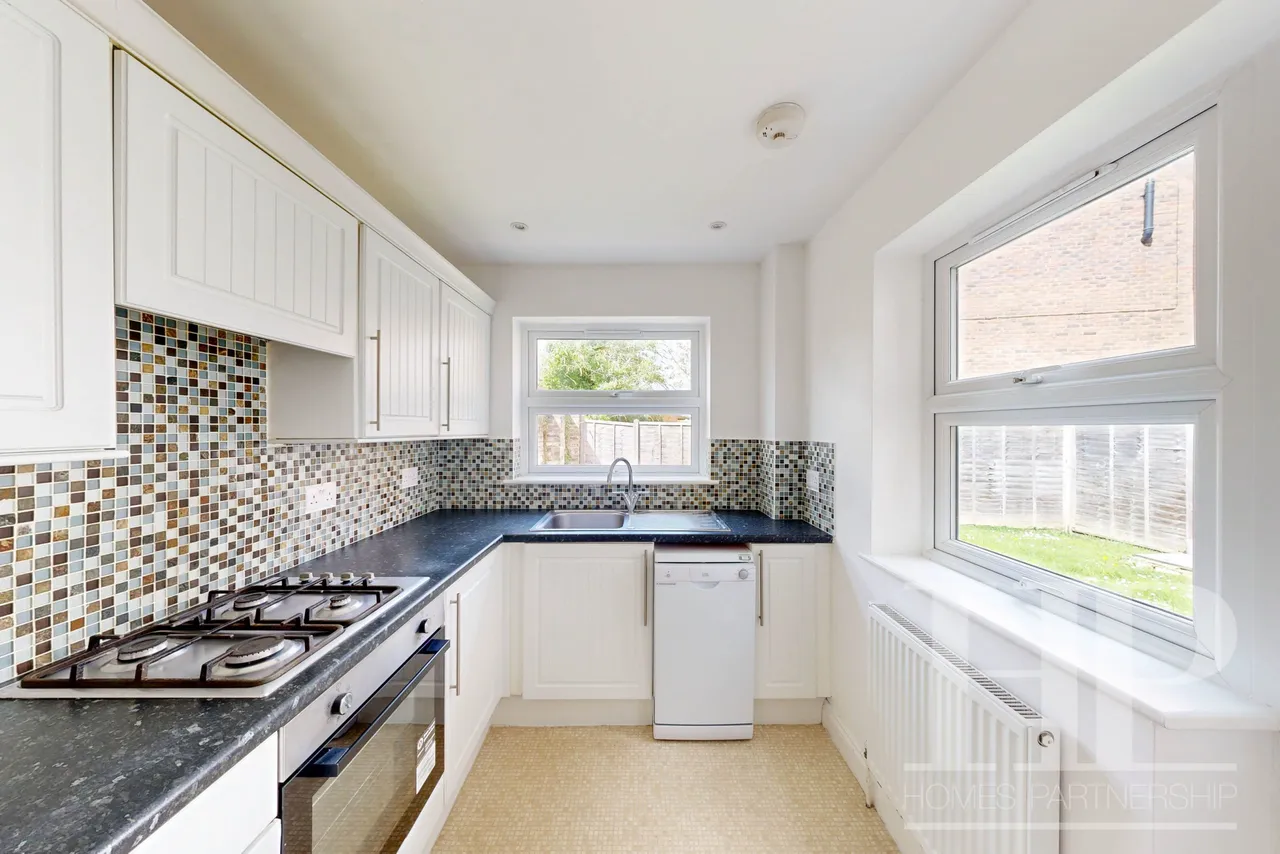 West Street, Crawley, RH11, photo 2