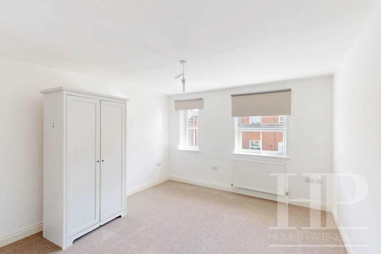 West Street, Crawley, RH11, photo 13