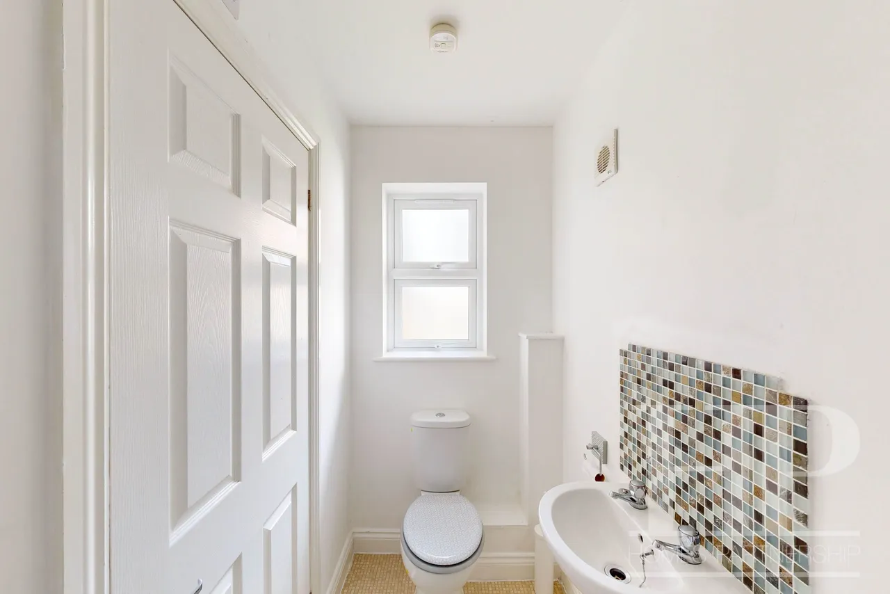 West Street, Crawley, RH11, photo 8