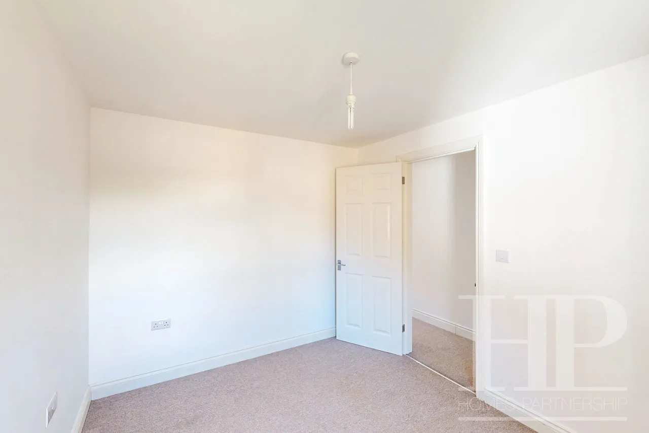 West Street, Crawley, RH11, photo 7