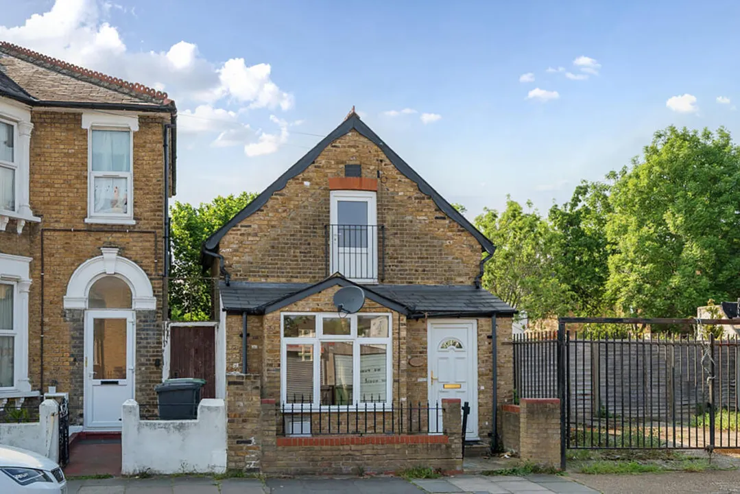 1 bed house for sale — Bowness Cottage, Bowness Road, London, SE6