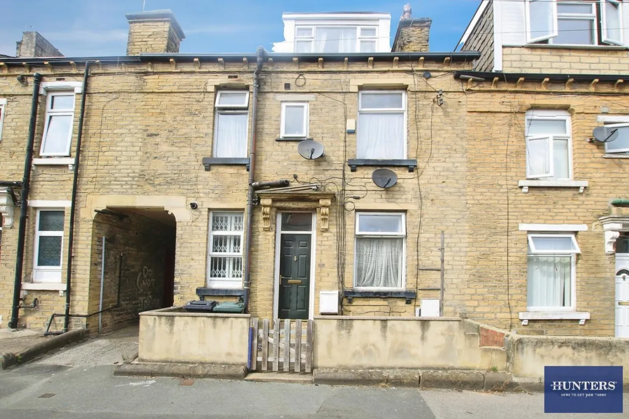 4 bed house to rent, Dirkhill Road, Bradford, BD7