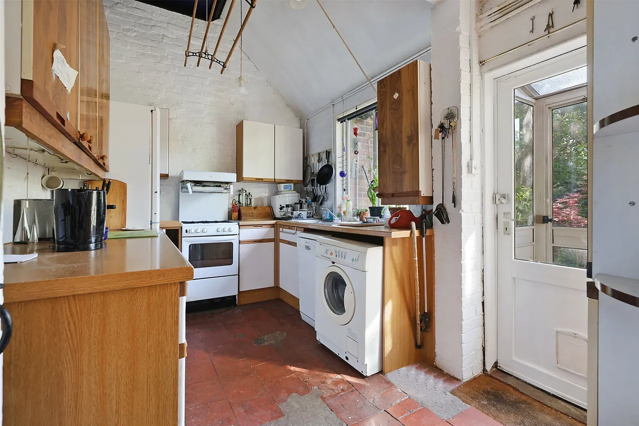 Leatherhead Road, Great, KT23, photo 5