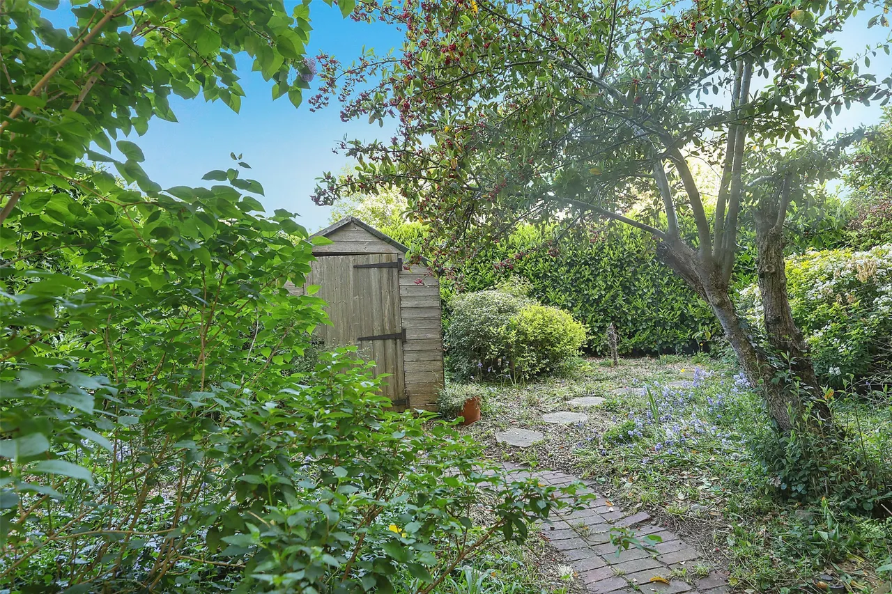 Leatherhead Road, Great, KT23, photo 13