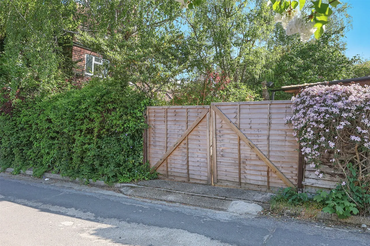 Leatherhead Road, Great, KT23, photo 14