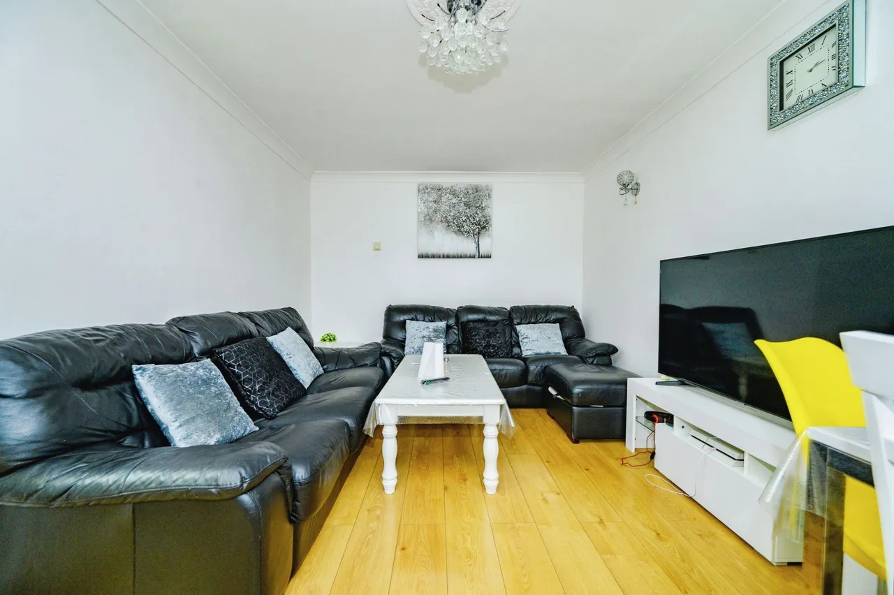 Sylam Close, Luton, Bedfordshire, LU3, photo 2