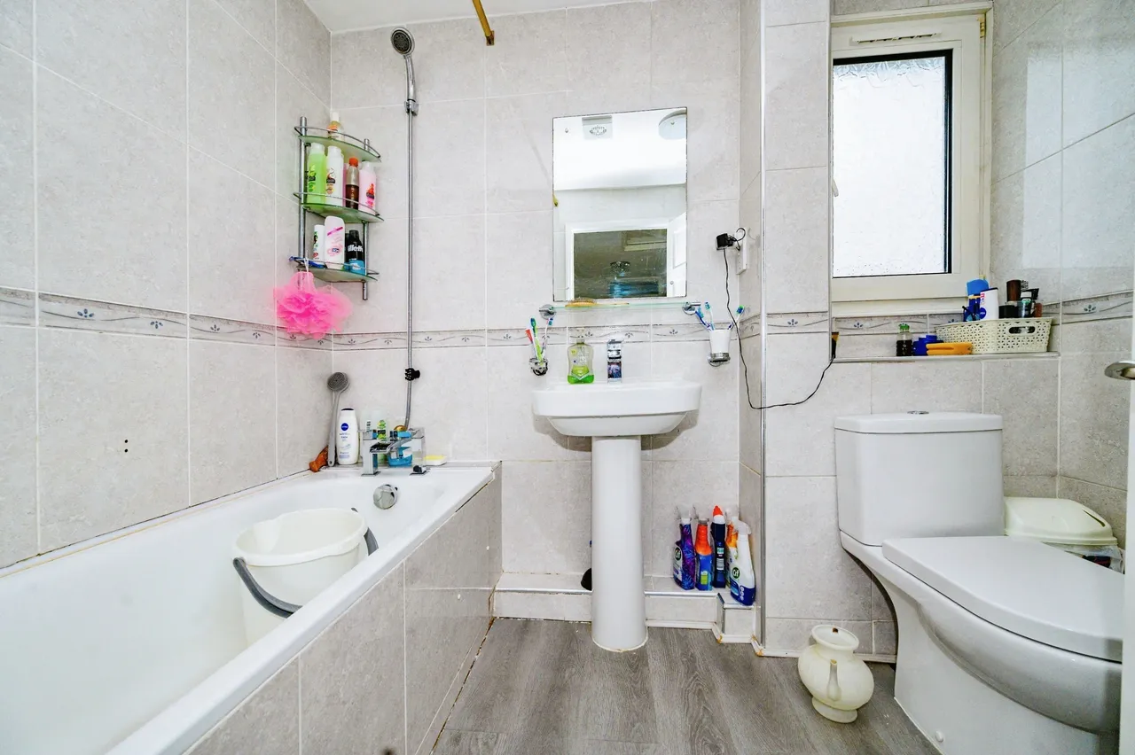 Sylam Close, Luton, Bedfordshire, LU3, photo 11