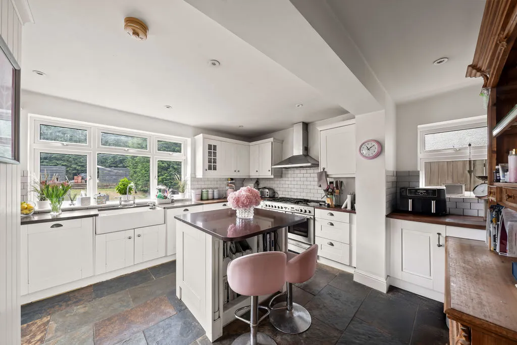 Blenheim Gardens, Wallington SM6 9PW, photo 6