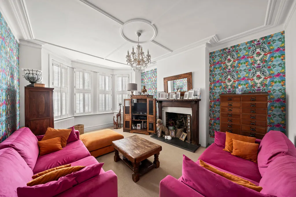 Blenheim Gardens, Wallington SM6 9PW, photo 2