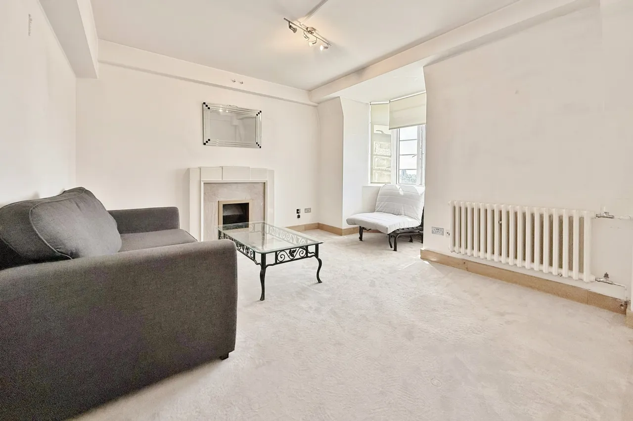 Hammersmith Road, Hammersmith, W6, photo 3