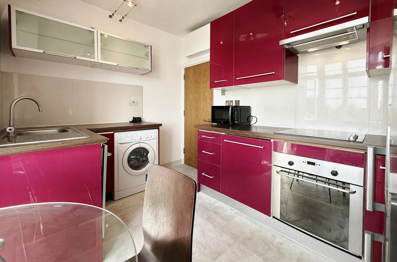 1 bed flat to rent, Hammersmith Road, Hammersmith, W6