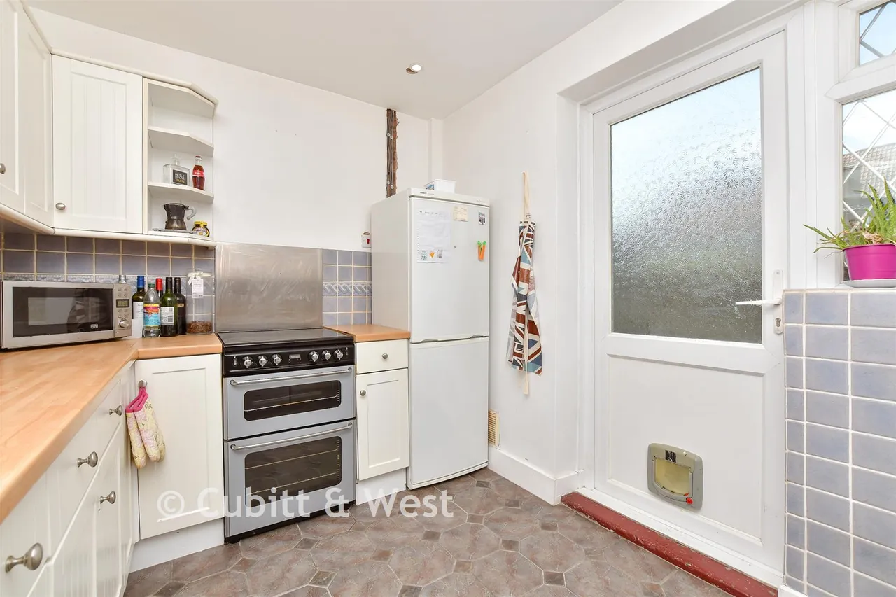 Hartland Road, Morden, SM4, photo 3
