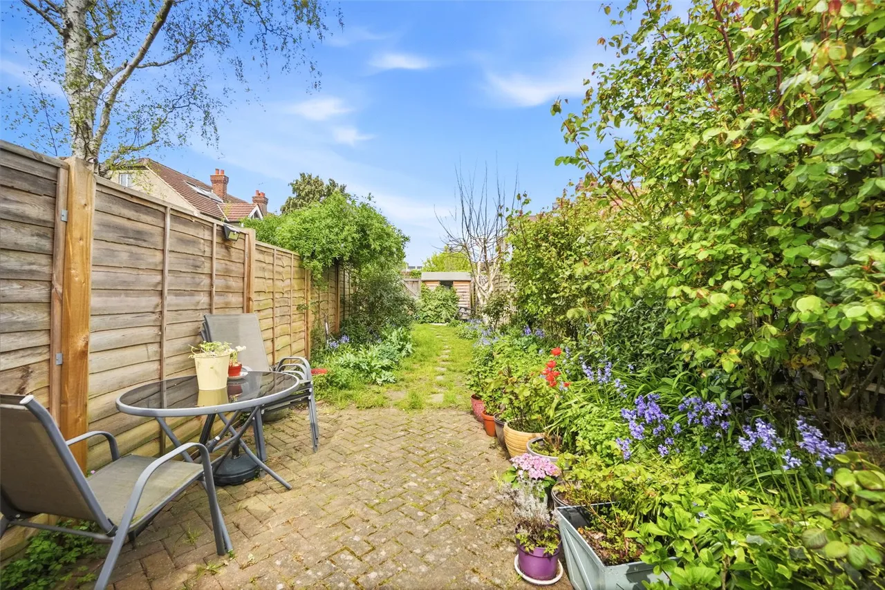 Radnor Gardens, Twickenham, TW1 4NA, photo 2
