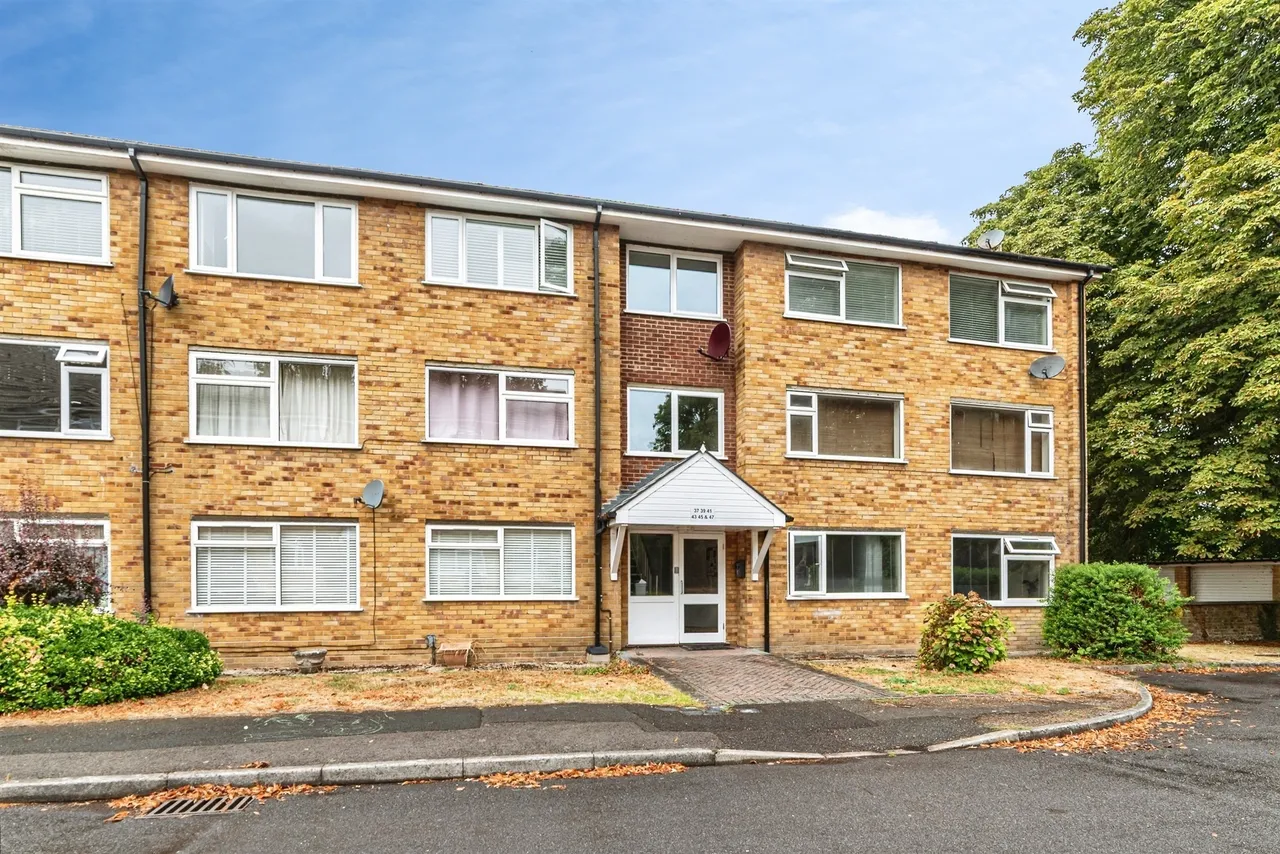 2 bed flat for sale, Sylvia Close, Basingstoke, RG21