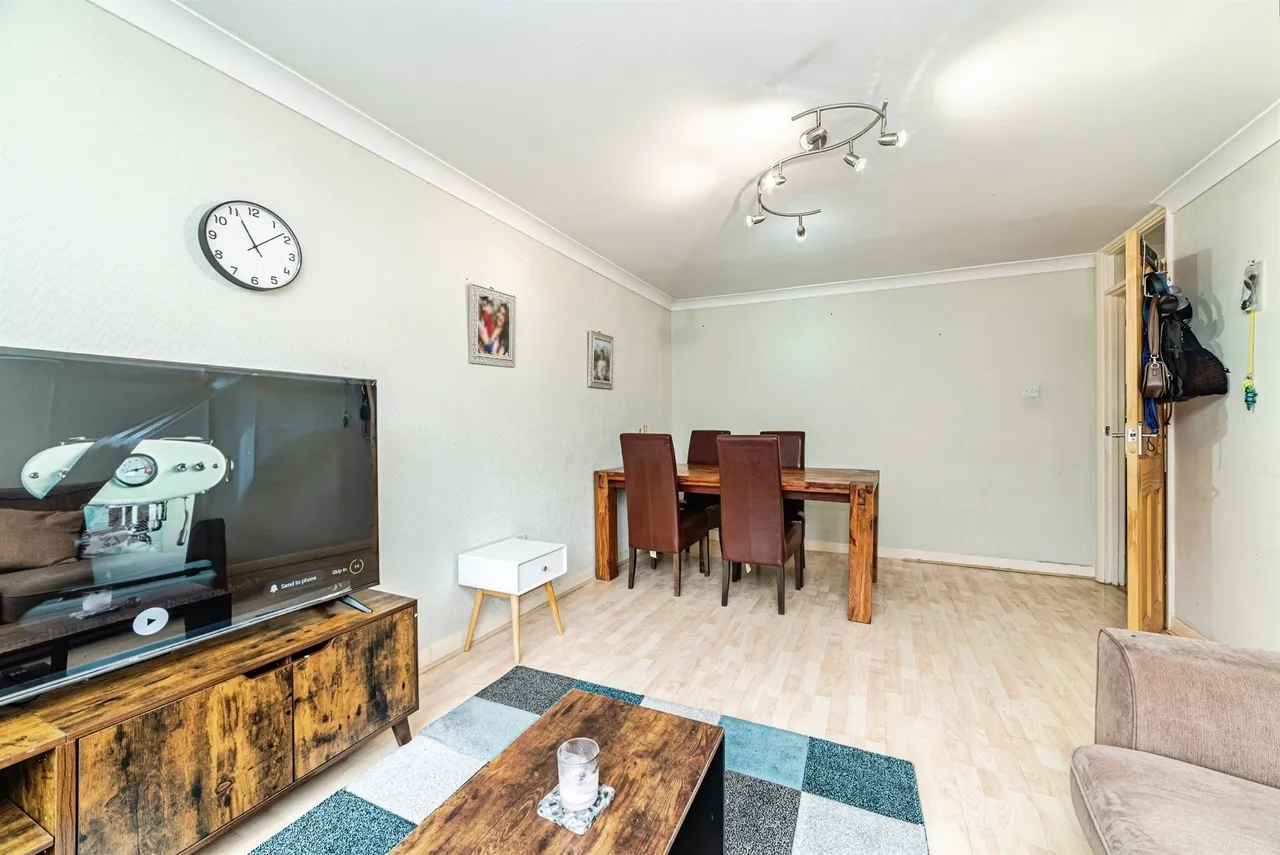 Sylvia Close, Basingstoke, RG21, photo 8