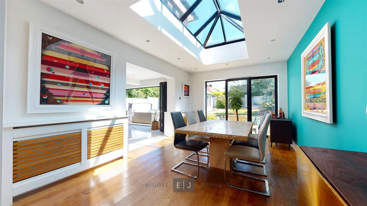 Brancepeth Gardens, Buckhurst Hill, IG9, photo 3
