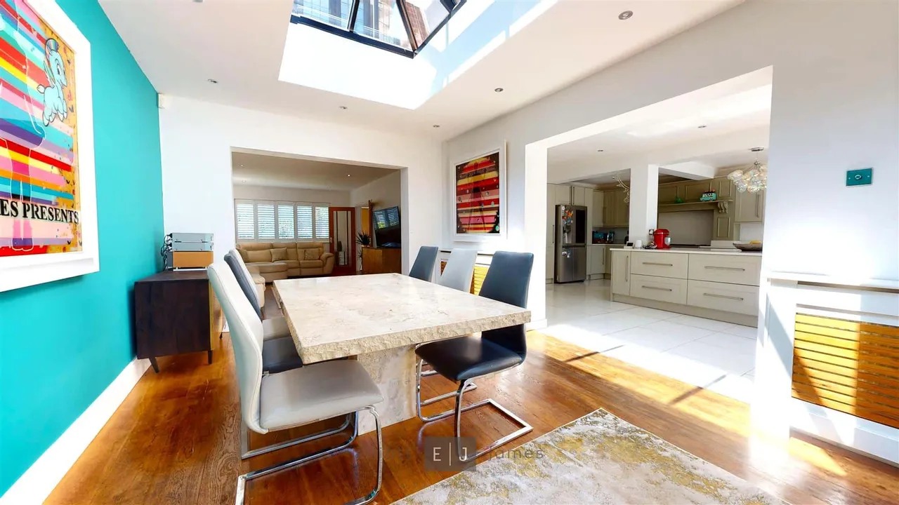 Brancepeth Gardens, Buckhurst Hill, IG9, photo 8