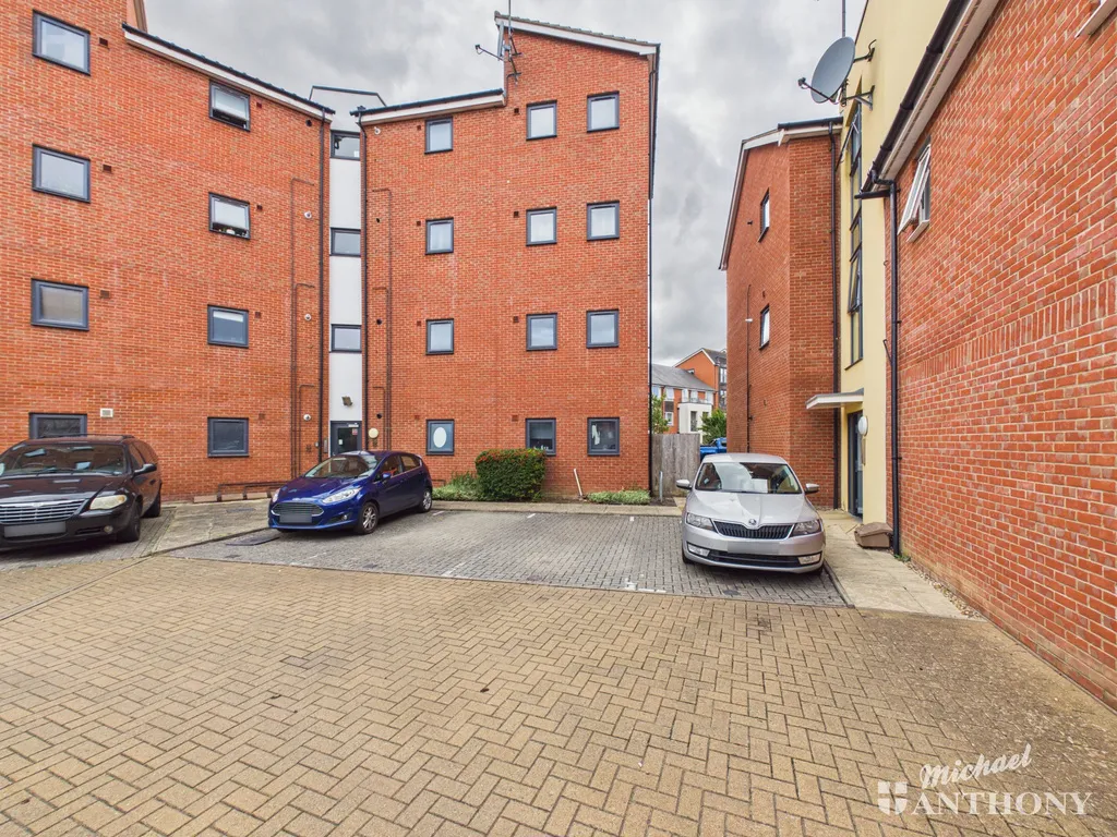 Stilton Close, Aylesbury, HP19 8JH, photo 8
