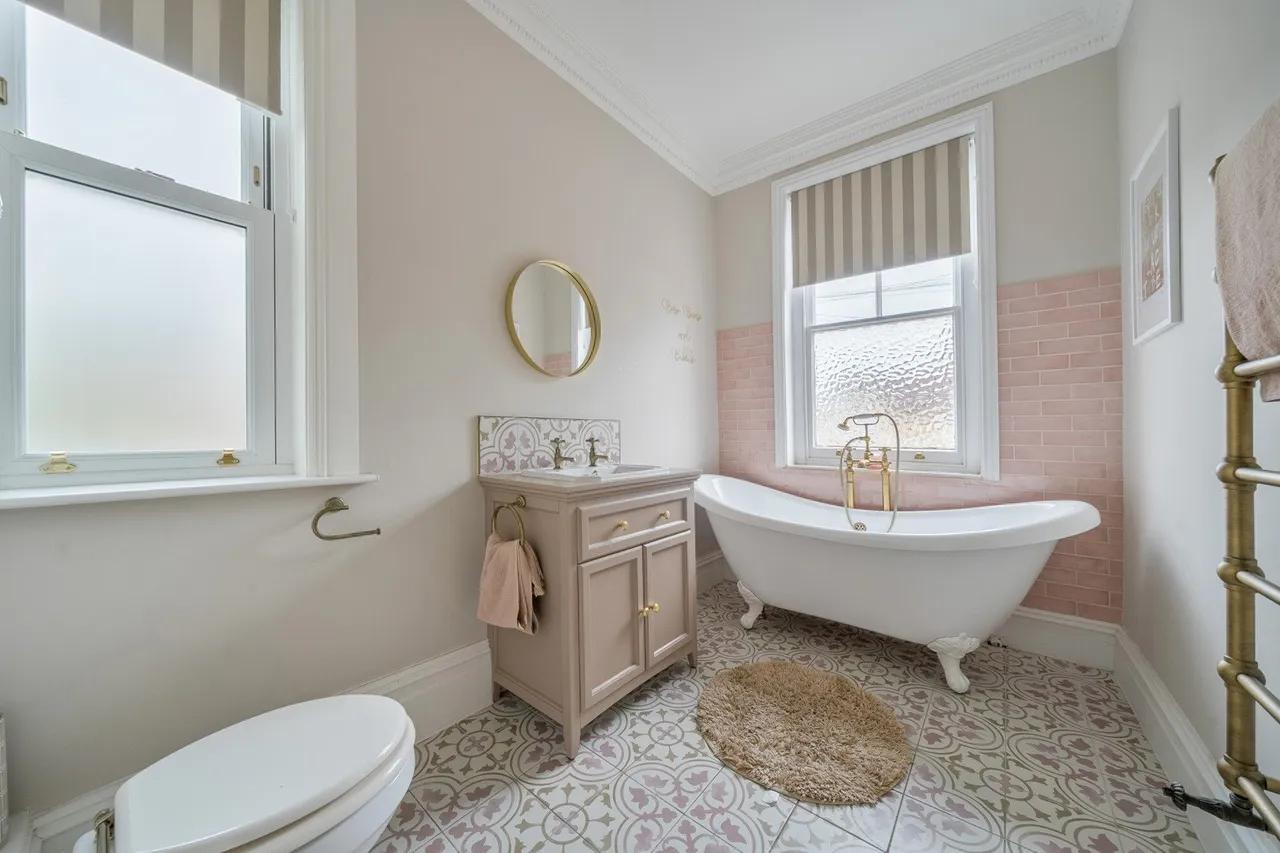 Longlands Road, DA15, photo 6
