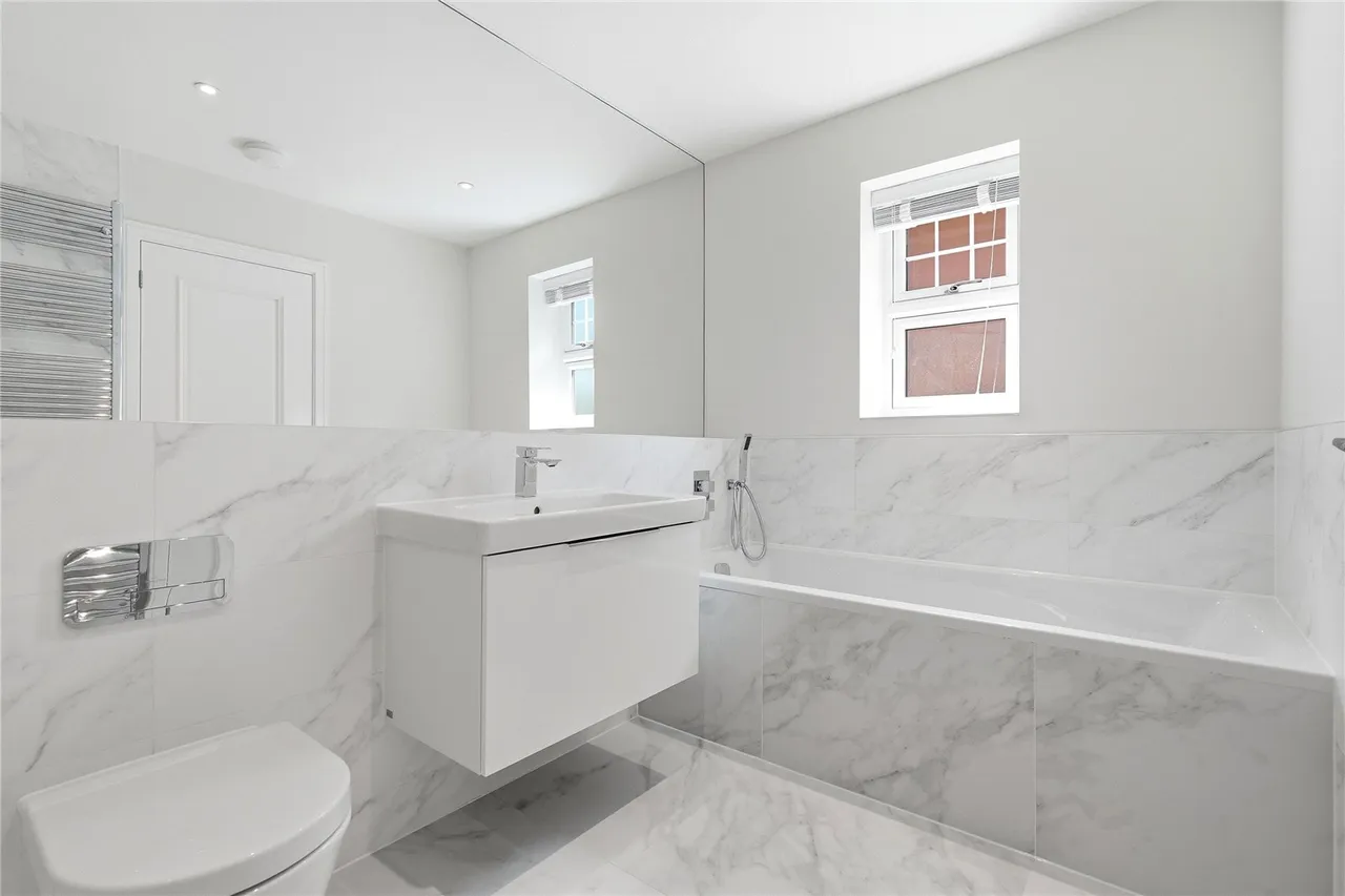 Bakeham Lane, Englefield Green, TW20, photo 10