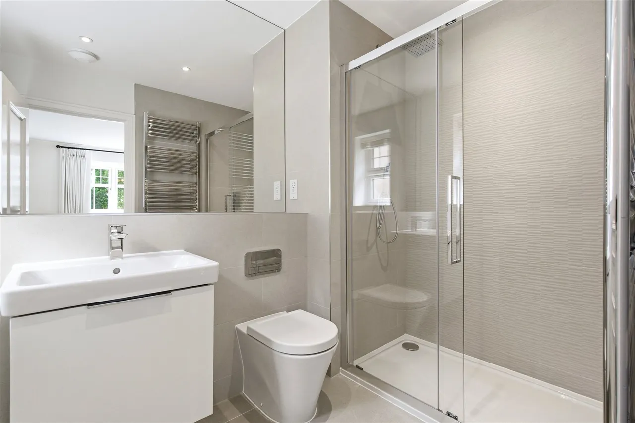 Bakeham Lane, Englefield Green, TW20, photo 12